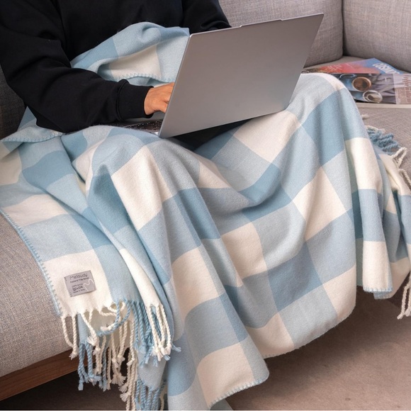 NWT Check Plaid Throw Blanket - Faux Cashmere with Fringe - Light Blue White - Picture 5 of 6